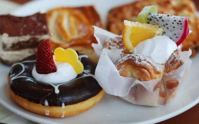 Pastries with fruit on table free wallpaper - medium preview image