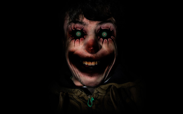 Creepy clown green eyes creepy free wallpaper - medium preview image