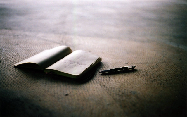 Pen book table light floor free wallpaper - medium preview image