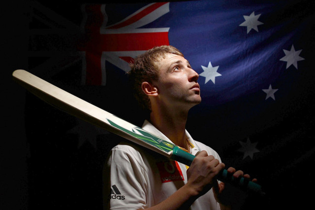 Man holding bat australia flag free wallpaper - medium preview image