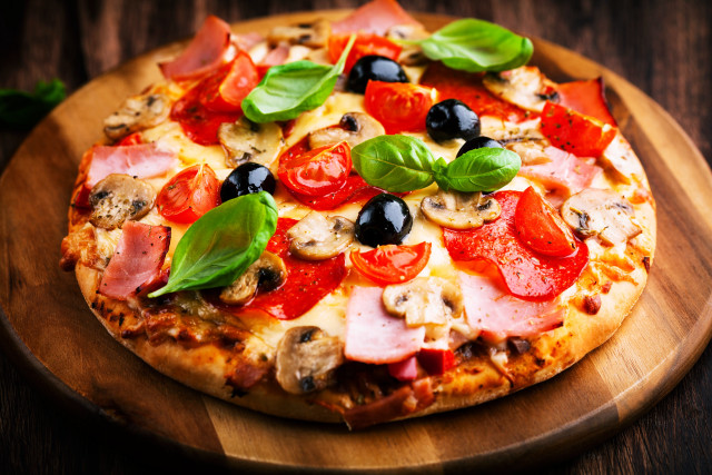 Pizza tomatoes delicious fresh cheese free wallpaper - medium preview image