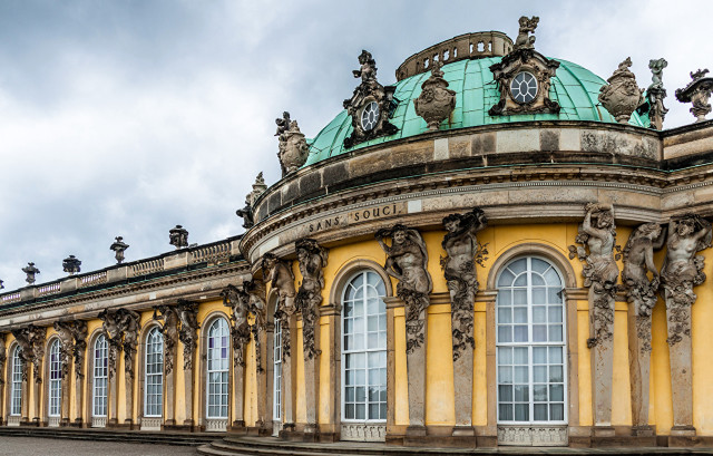 Large building green dome statues free wallpaper - medium preview image
