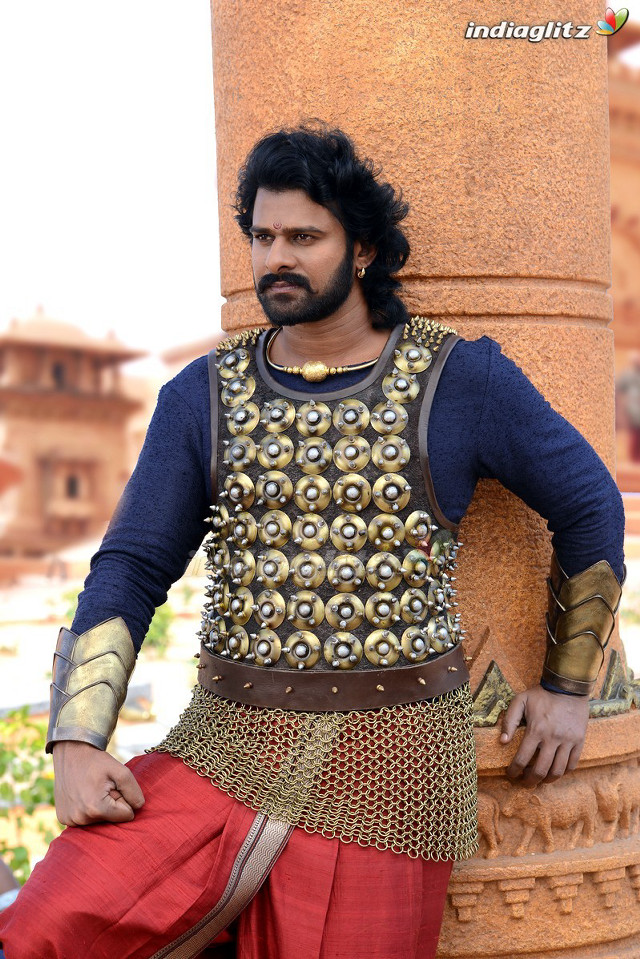 Man costume pillar beard head free wallpaper - medium preview image