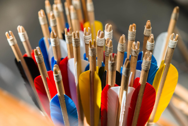 Cup filled colored arrows holder free wallpaper - medium preview image