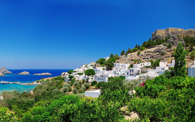 White village hill ocean beach free wallpaper - medium preview image