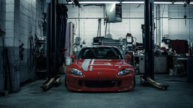 Red sports car garage white #3 free wallpaper - medium preview image