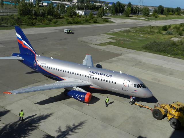Jetliner yellowtruck fedotsychkov sideprofile forest free wallpaper - medium preview image