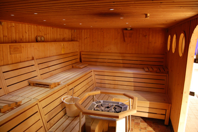 Sauna room table bench bucket free wallpaper - medium preview image