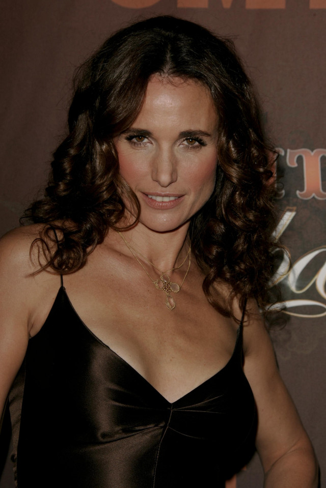 Woman black dress red carpet #5 free wallpaper - medium preview image