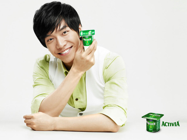 Man holding green card activator free wallpaper - medium preview image