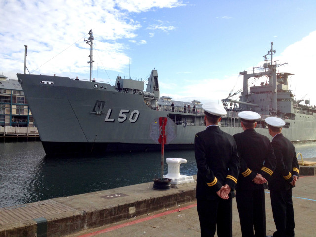 Sailors large ship water flag free wallpaper - medium preview image
