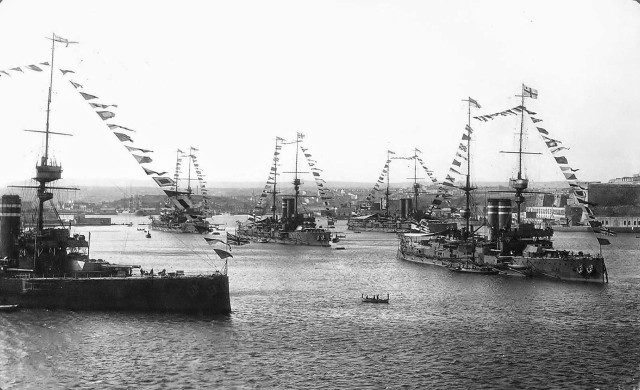 Ships sailing cloudy day flags free wallpaper - medium preview image
