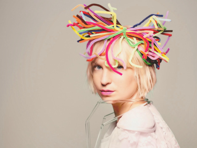 Woman colorful hairband white shirt free wallpaper for desktop - medium preview image