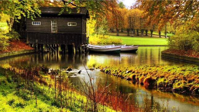 Boat docked cabin water park free wallpaper - medium preview image
