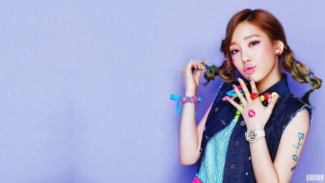 Woman colorfulnails blueshirt scissors popart free wallpaper - medium preview image