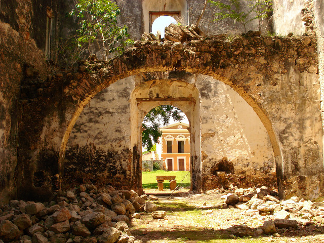 Stone archway bench building clock free wallpaper - medium preview image