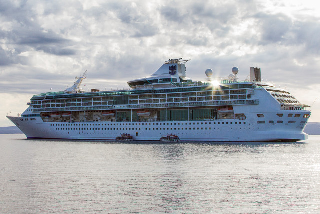 Cruise ship cloudy sky sunbeam free wallpaper - medium preview image