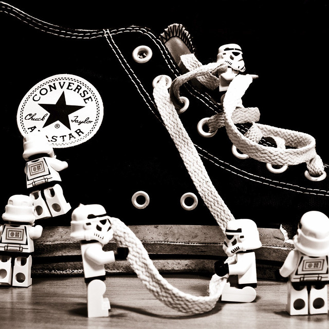 Black white toy set rope free wallpaper - medium preview image