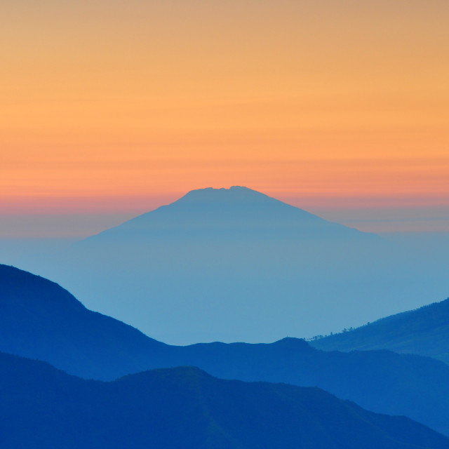 Mountain range sunset hazy sky free wallpaper - medium preview image