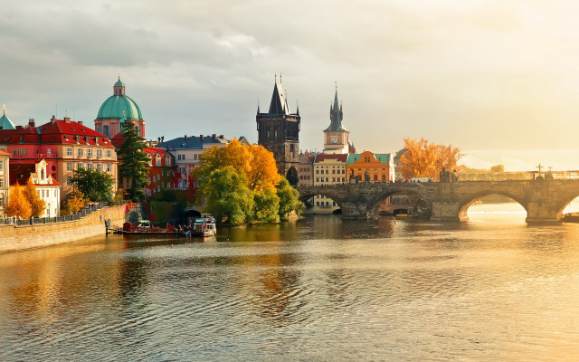 River bridge buildings boats background free wallpaper - medium preview image