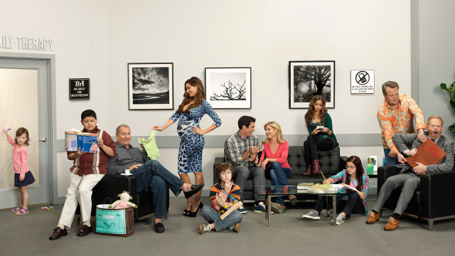 Waiting room group people woman free wallpaper - medium preview image