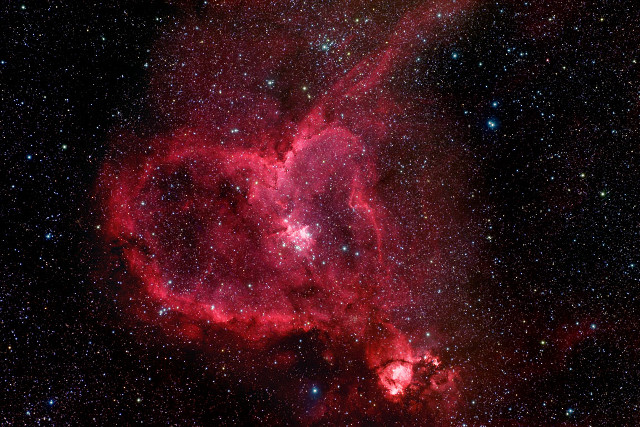 Red star cluster sky stars free wallpaper - medium preview image