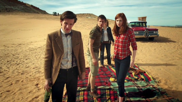Beach men women blanket car free wallpaper - medium preview image