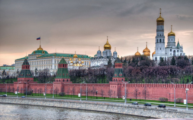 Large building golden dome river free wallpaper - medium preview image