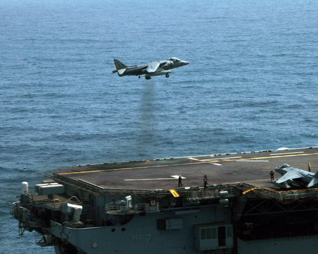 Fighter jet ship ocean landing free wallpaper - medium preview image