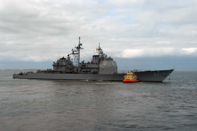 Large ship tug boat water free wallpaper - medium preview image