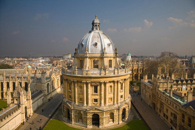 Large building dome green lawn free wallpaper - medium preview image