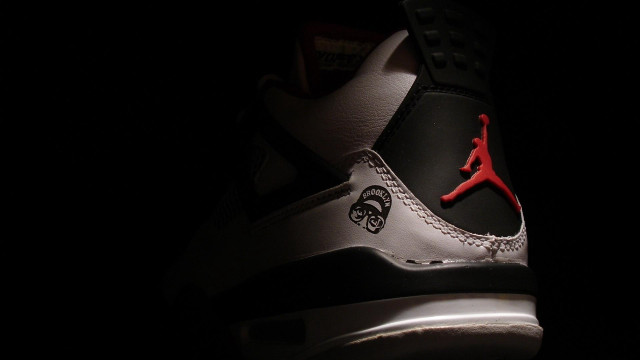 Sneakers red black shoelace dark #2 free wallpaper - medium preview image