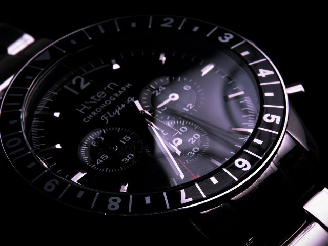 Black watch silver strap photorealism free wallpaper - medium preview image
