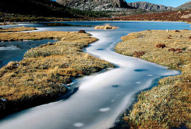 River lushfield mountain snow grass free wallpaper - medium preview image