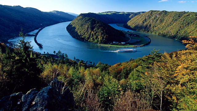 Boat water mountain forest trees free wallpaper - medium preview image