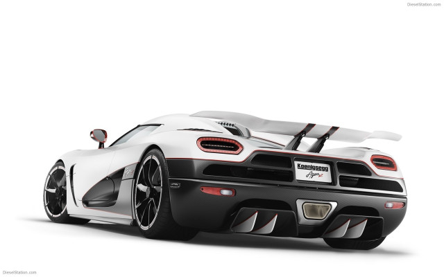 White sports car red stripe #16 free wallpaper - medium preview image