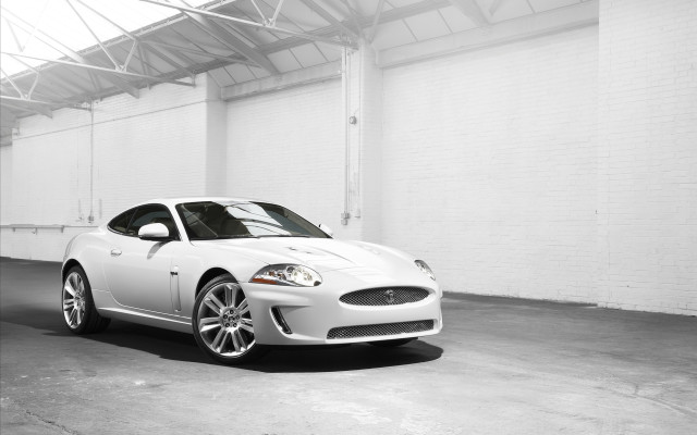 White sports car garage roof free wallpaper - medium preview image