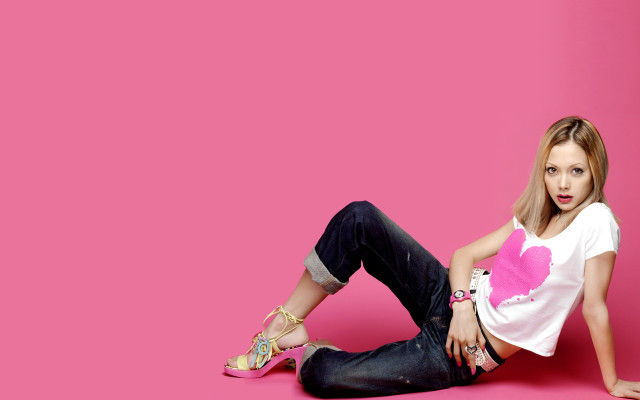 Woman sitting ground legs crossed #4 free wallpaper - medium preview image