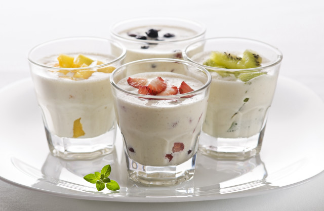 Plate three glasses fruit small free wallpaper - medium preview image