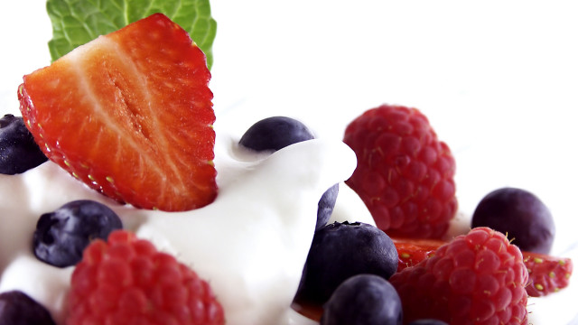 Close up fruit plate yogurt free wallpaper - medium preview image