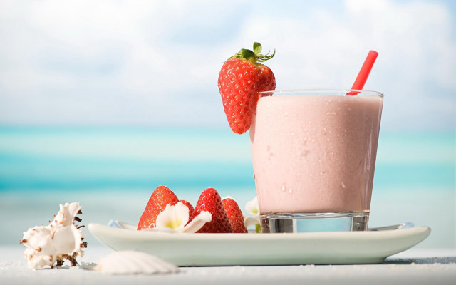 Milkshake strawberries sea shells plate free wallpaper - medium preview image