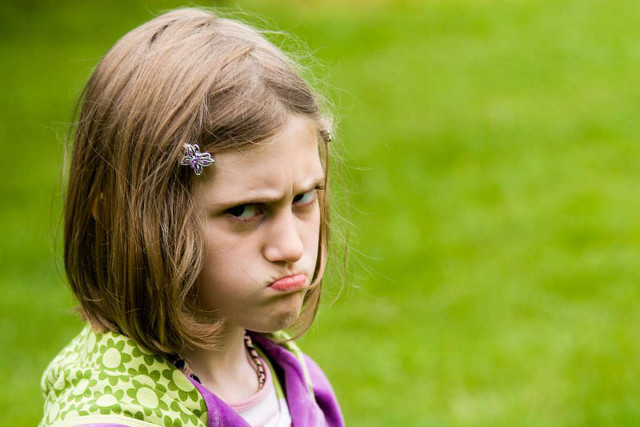 Little girl purple scarf head free wallpaper - medium preview image