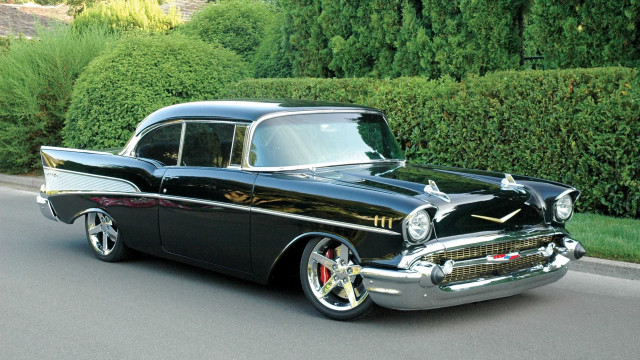 Classic car parked road hedged free wallpaper - medium preview image