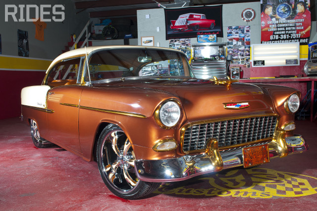 Car garage yellow checkered floor free wallpaper - medium preview image