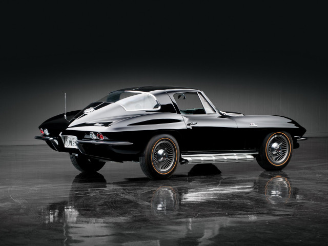 Classic car black white reflection free wallpaper - medium preview image