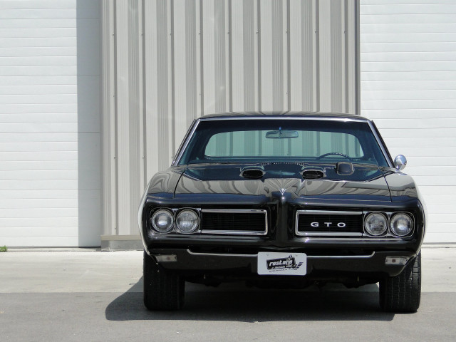 Black car parked building white #3 free wallpaper - medium preview image