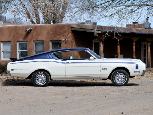 White car brown building blue free wallpaper - medium preview image