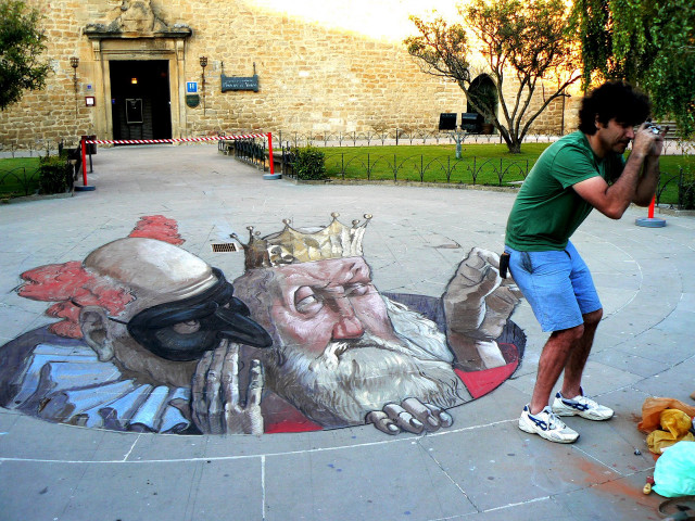 Man taking picture street art free wallpaper - medium preview image