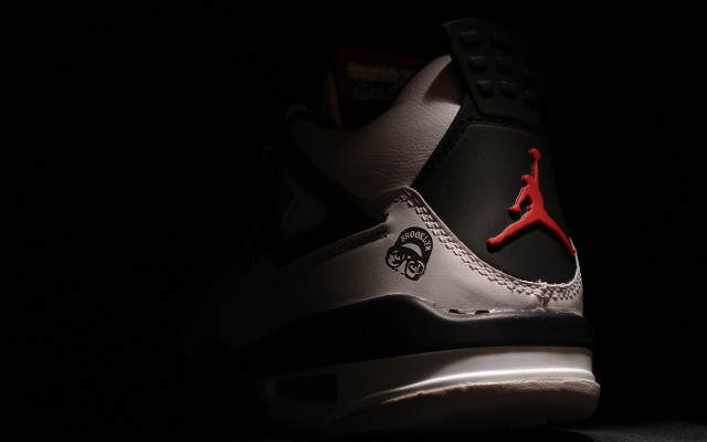 Sneakers red black shoelace dark free wallpaper - medium preview image