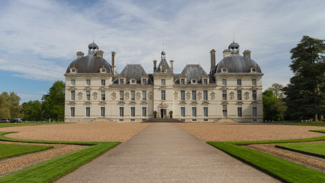 Large building walkway lawn front free wallpaper - medium preview image